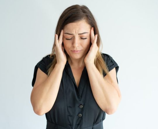 ¿Puede la Quiropráctica aliviar las migrañas crónicas?